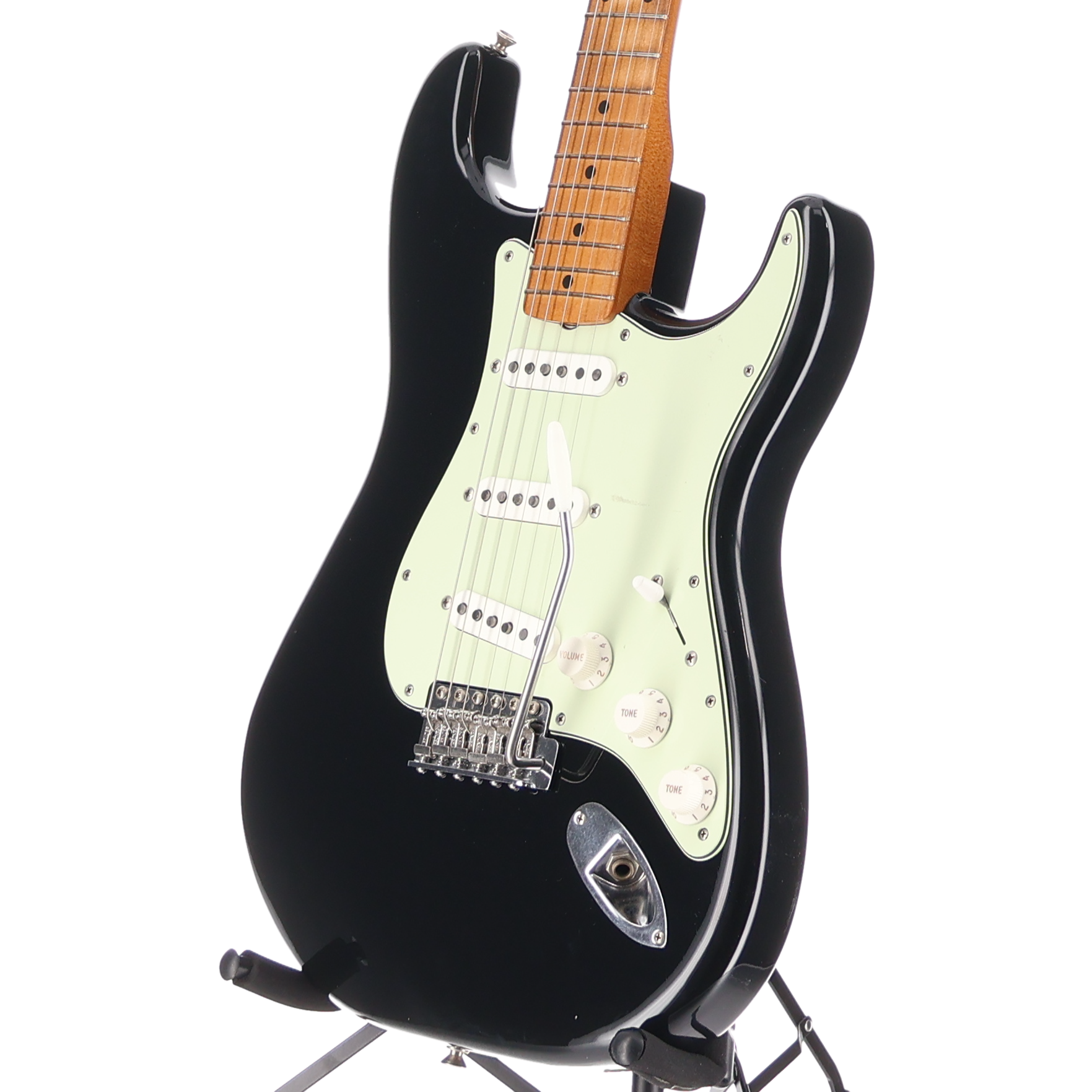 Fender Vintera® II Road Worn® '60s Stratocaster®, Maple Fingerboard, Black (V4) (89028)