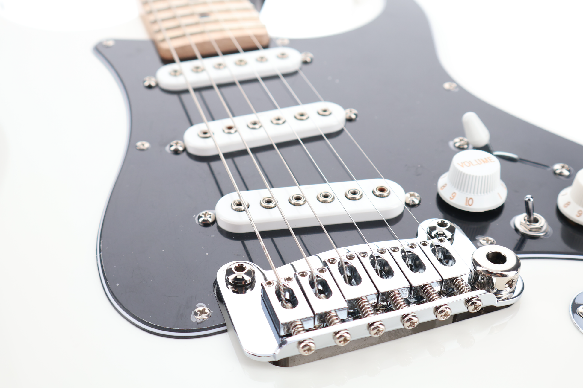 G&L Fullerton Deluxe S-500 Electric Guitar Alpine White (03209)