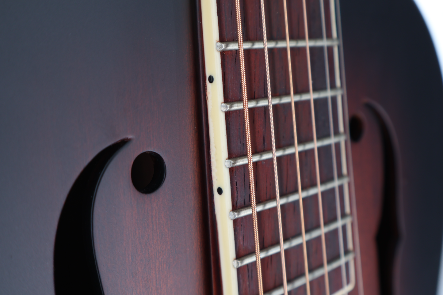 Gretsch G9240 Alligator Round-Neck, Mahogany Body Biscuit Cone Resonator Guitar, 2-Color Sunburst (G3) (52015)