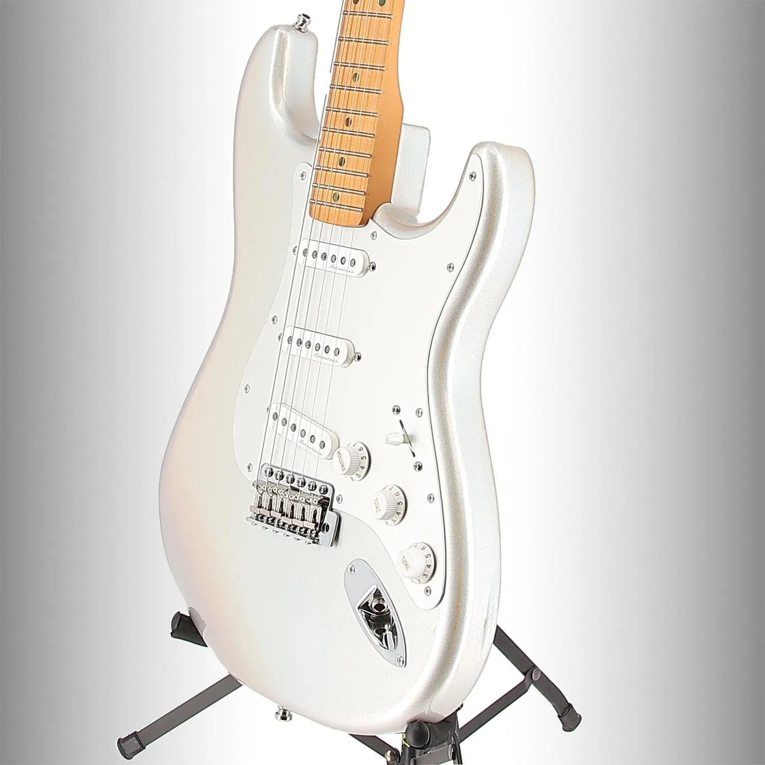 H.E.R. Stratocaster, Maple Fingerboard, Chrome Glow (AA9) (45863)