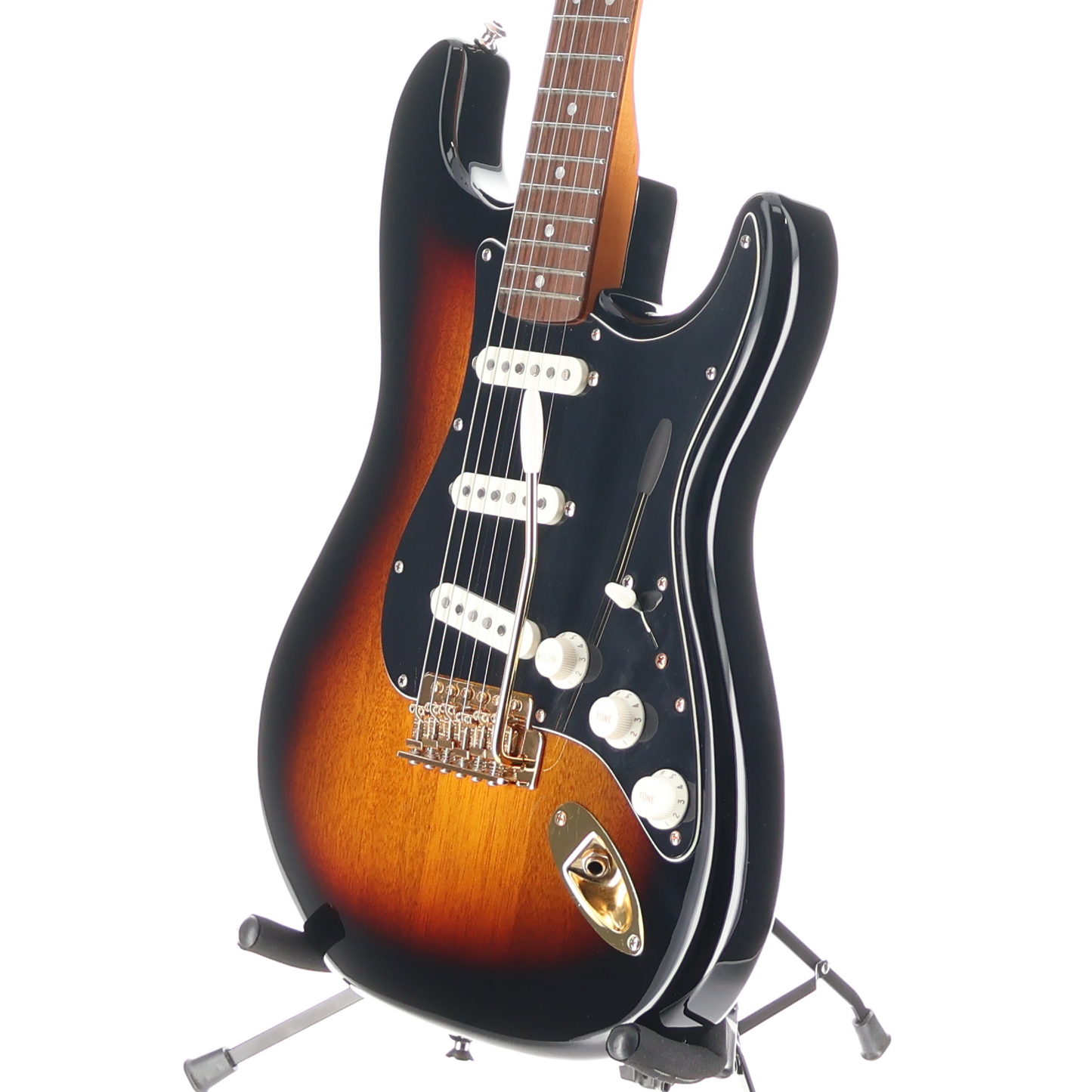 Squier FSR Classic Vibe '60s Stratocaster, Laurel Fingerboard, Black Pickguard, Gold Hardware, 3-Color Sunburst (H3) (02834)