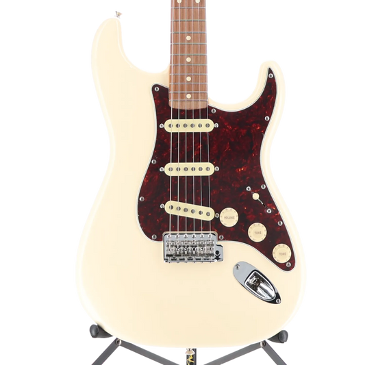 Limited Edition Vintera '60s Stratocaster, Pau Ferro Fingerboard, Olympic White (W6) (07825)