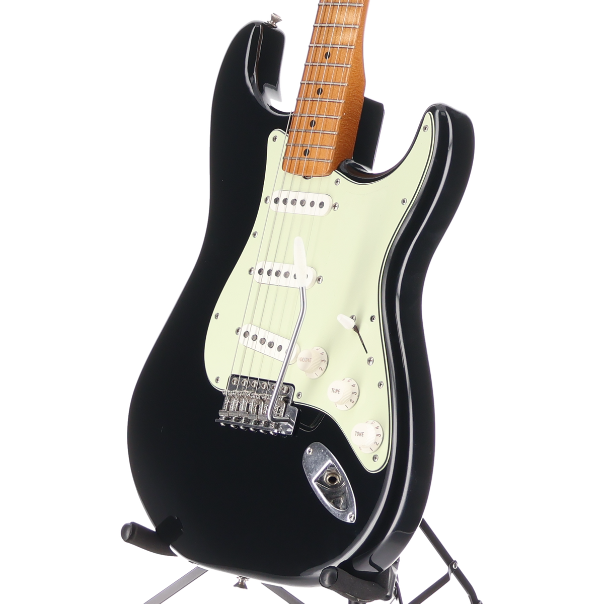 Fender Vintera® II Road Worn® '60s Stratocaster®, Maple Fingerboard, Black (O12)(77947) (77947)
