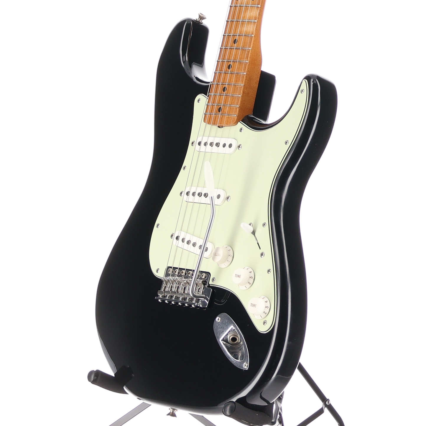 Fender Vintera® II Road Worn® '60s Stratocaster®, Maple Fingerboard, Black (D12) (92348)