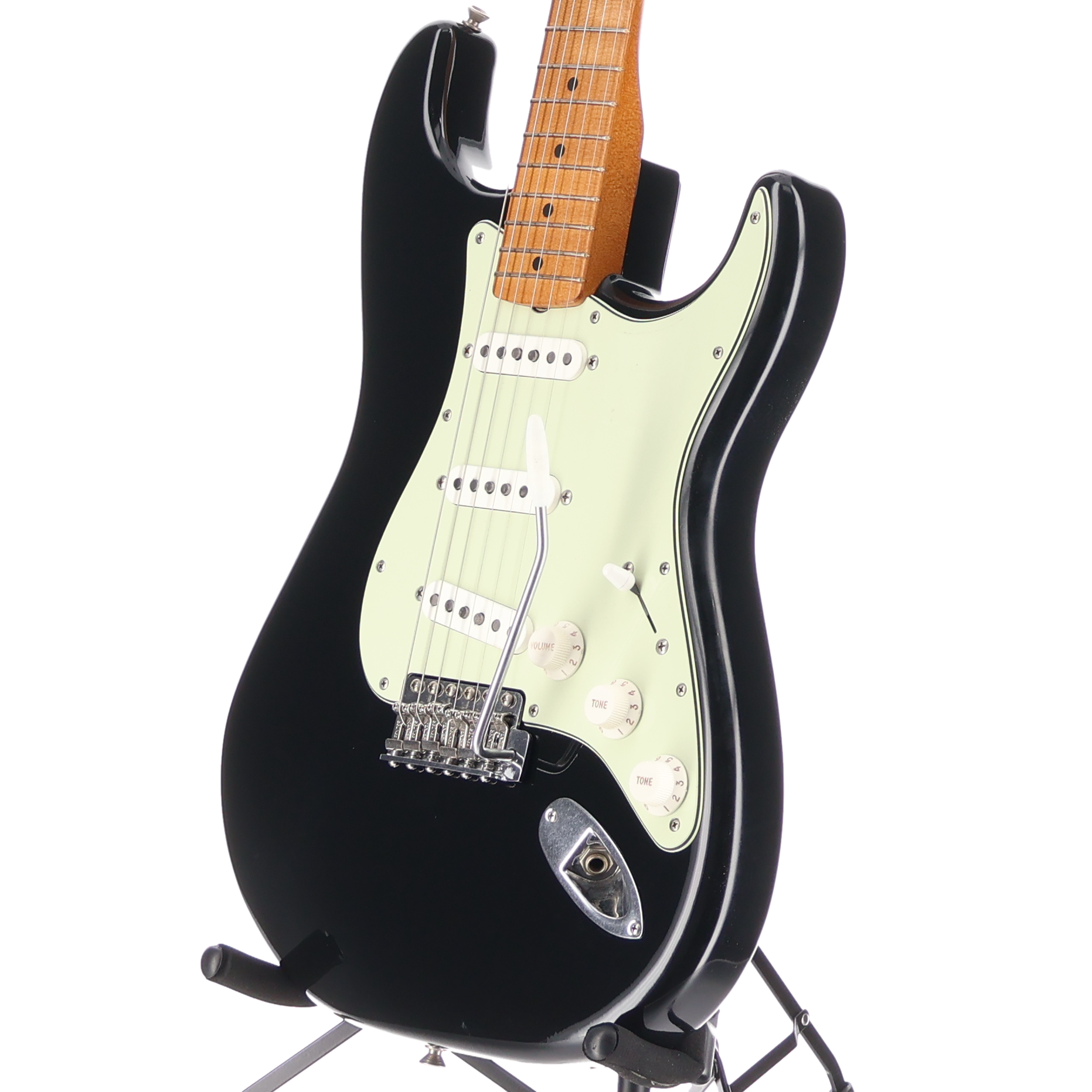 Fender Vintera® II Road Worn® '60s Stratocaster®, Maple Fingerboard, Black (M3)(95825) (95825)