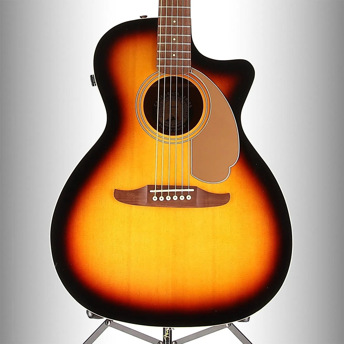 Newporter Player, Walnut Fingerboard, Gold Pickguard, Sunburst (X12) (19798)