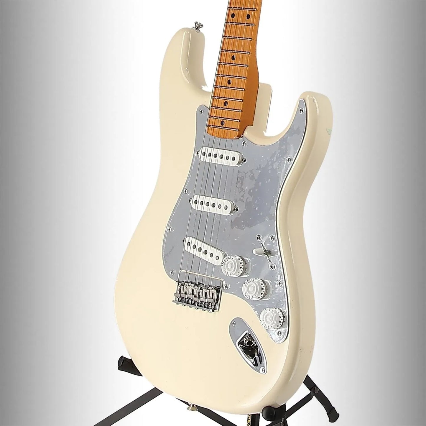 Nile Rodgers Hitmaker Stratocaster, Maple Fingerboard, Olympic White (RC4) (00213)