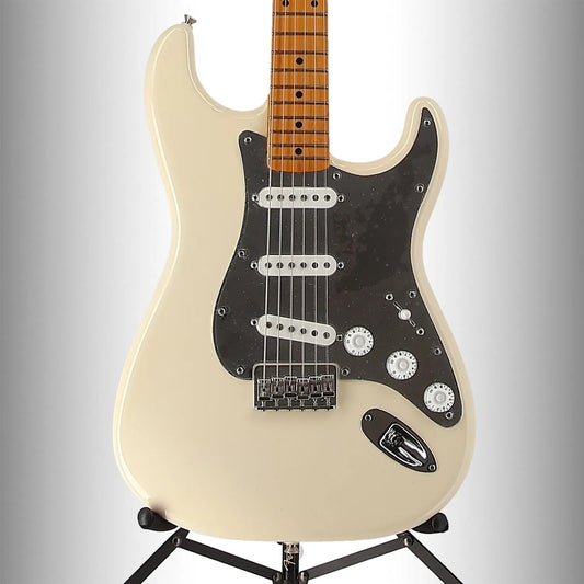 Nile Rodgers Hitmaker Stratocaster, Maple Fingerboard, Olympic White (RC4) (00213)