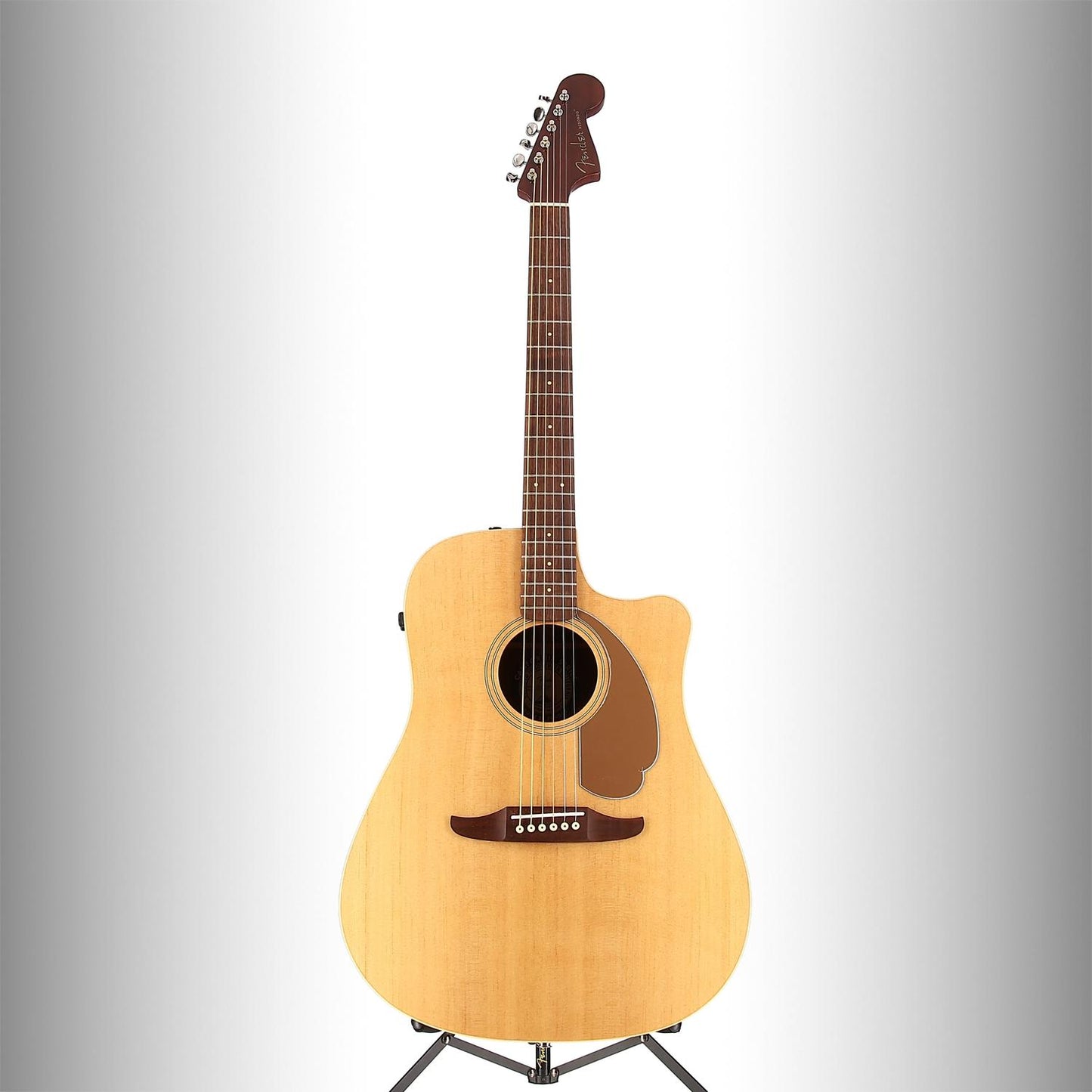 Redondo Player, Walnut Fingerboard, Gold Pickguard, Natural (Q5) (07957)