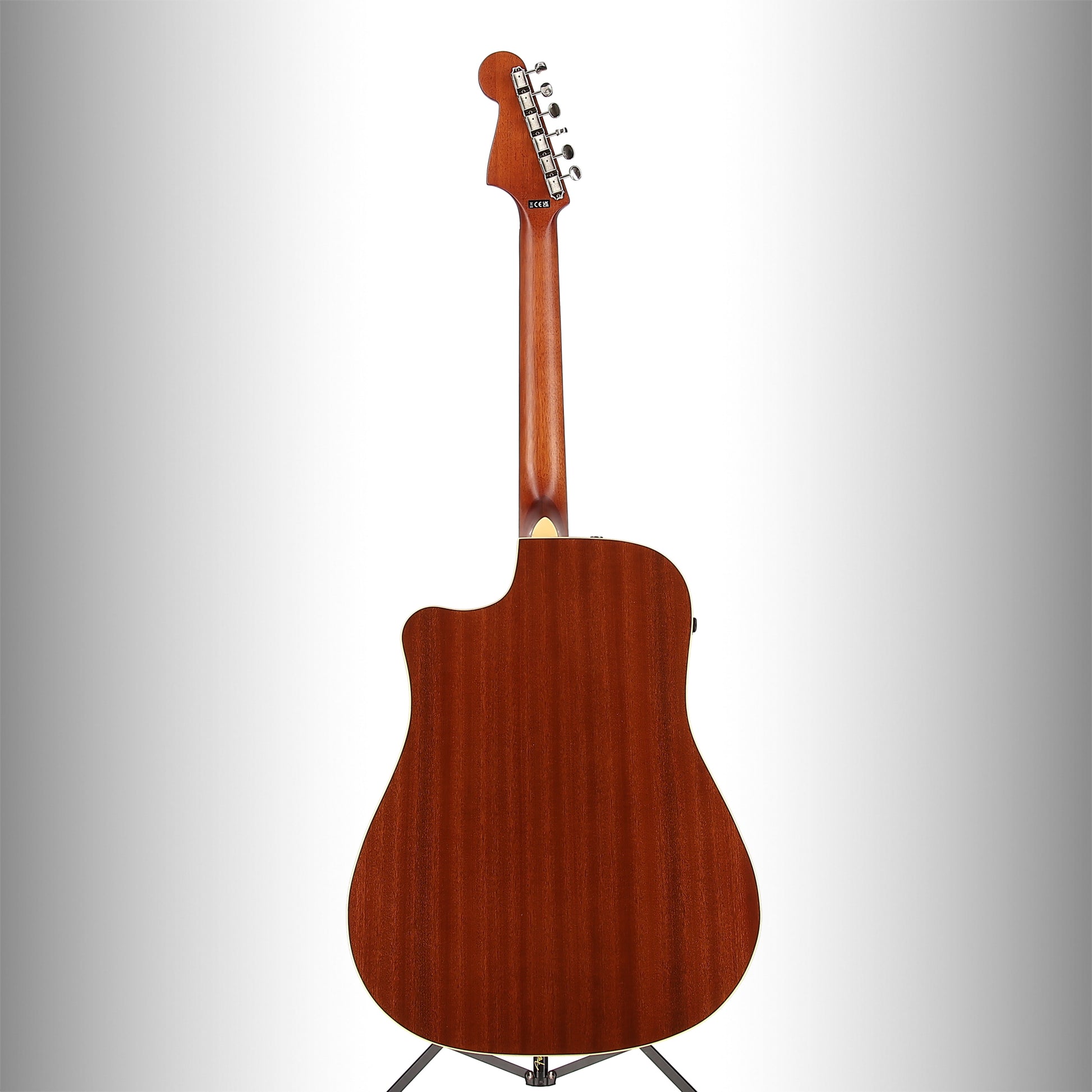 Redondo Player, Walnut Fingerboard, Gold Pickguard, Natural (Q5) (07957)