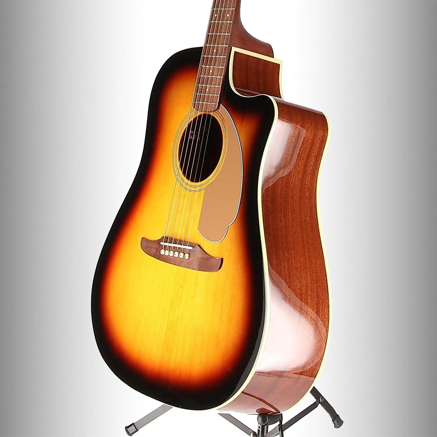 Redondo Player, Walnut Fingerboard, Gold Pickguard, Sunburst (B3) (38021)