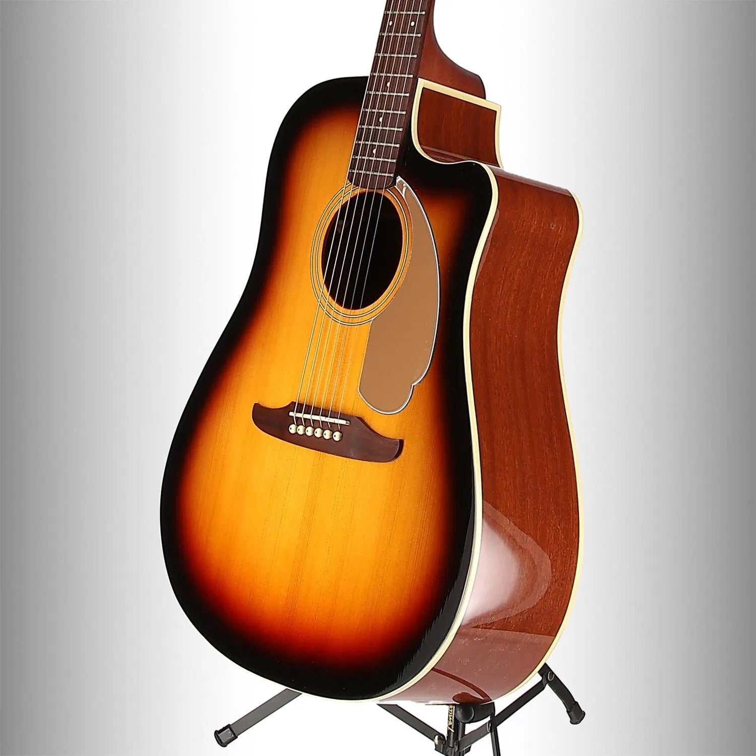 Redondo Player, Walnut Fingerboard, Gold Pickguard, Sunburst (Q10) (04909)