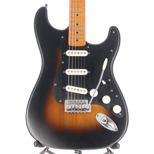 Squier 40th Anniversary Stratocaster, Vintage Edition, Maple Fingerboard, Black Anodized Pickguard, Satin Wide 2-Color Sunburst (Q13) (04305)