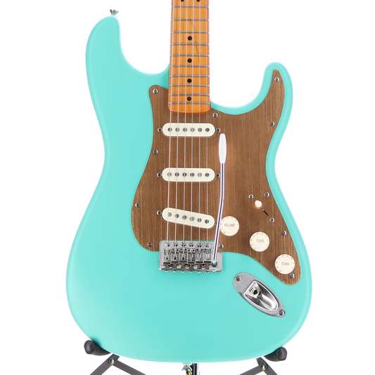 Squier 40th Anniversary Stratocaster, Vintage Edition, Maple Fingerboard, Gold Anodized Pickguard, Satin Sea Foam Green (Y1) (02797)
