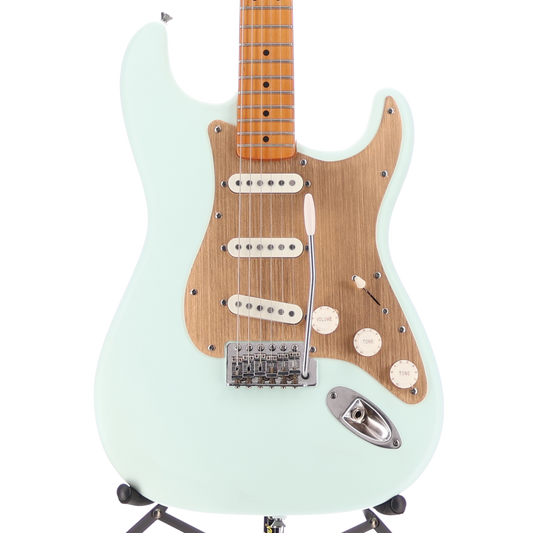 Squier 40th Anniversary Stratocaster, Vintage Edition, Maple Fingerboard, Gold Anodized Pickguard, Satin Sonic Blue (SR) (06328)