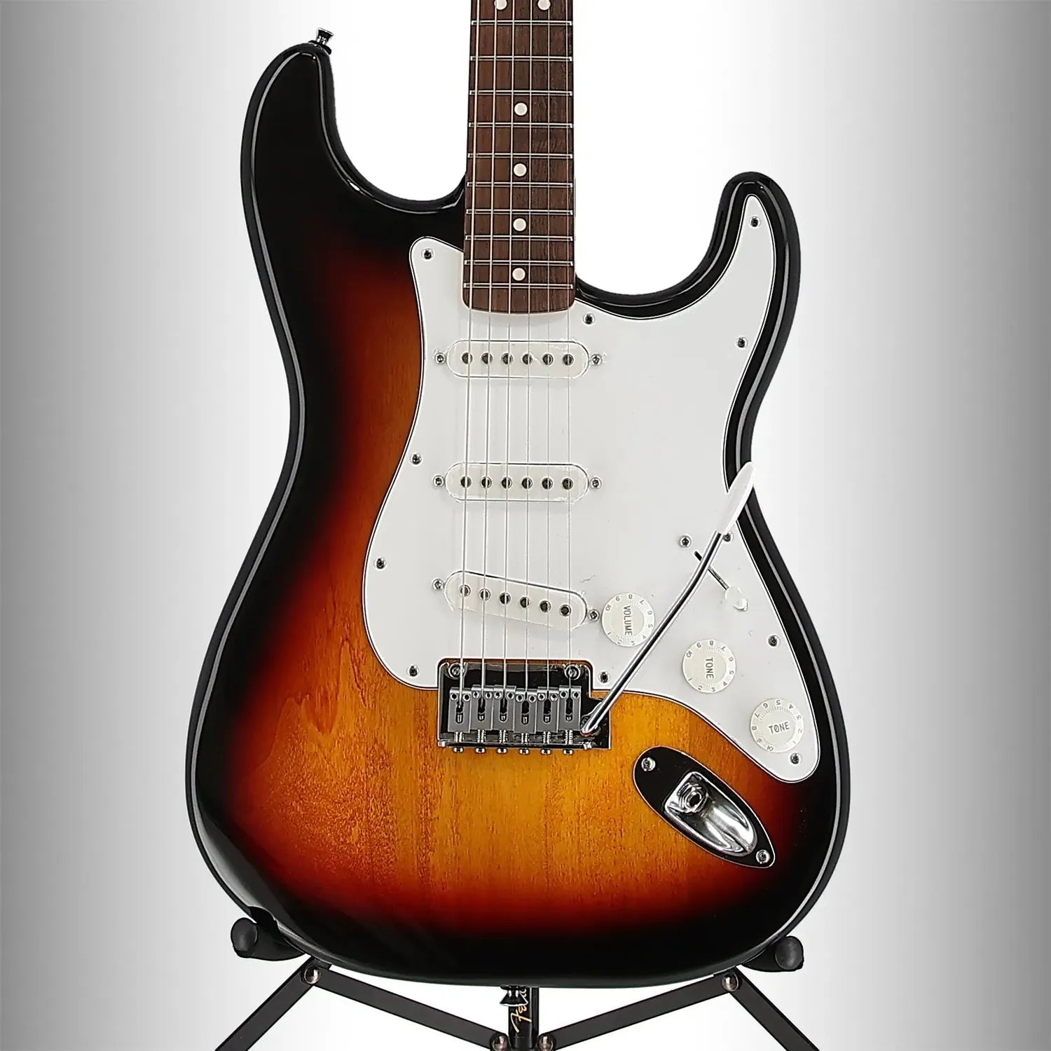 Standard Stratocaster, Laurel Fingerboard, White Pickguard, 3-Color Sunburst (SR) (09452)