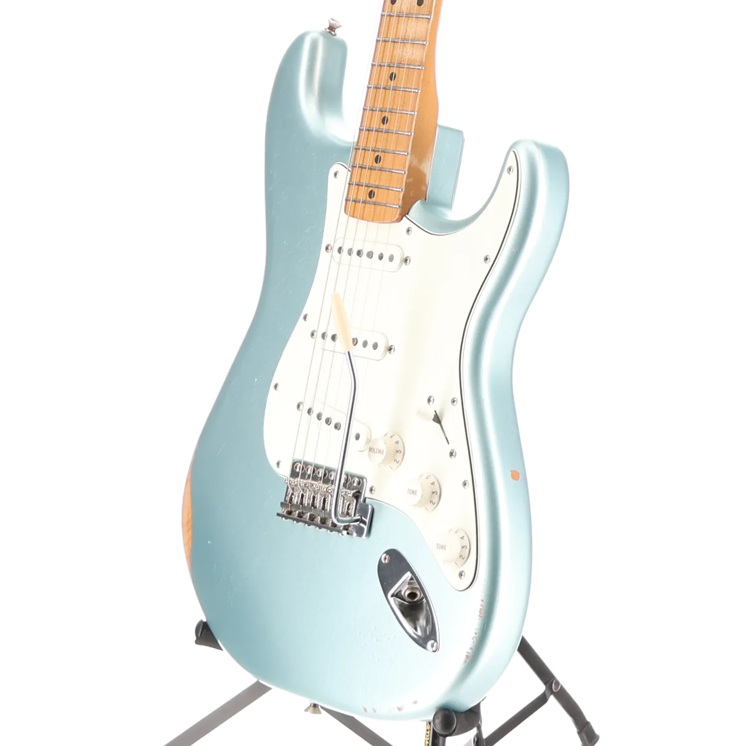 Vintera Road Worn Mischief Maker Stratocaster, Maple Fingerboard, Firemist Silver (OC4) (78968)