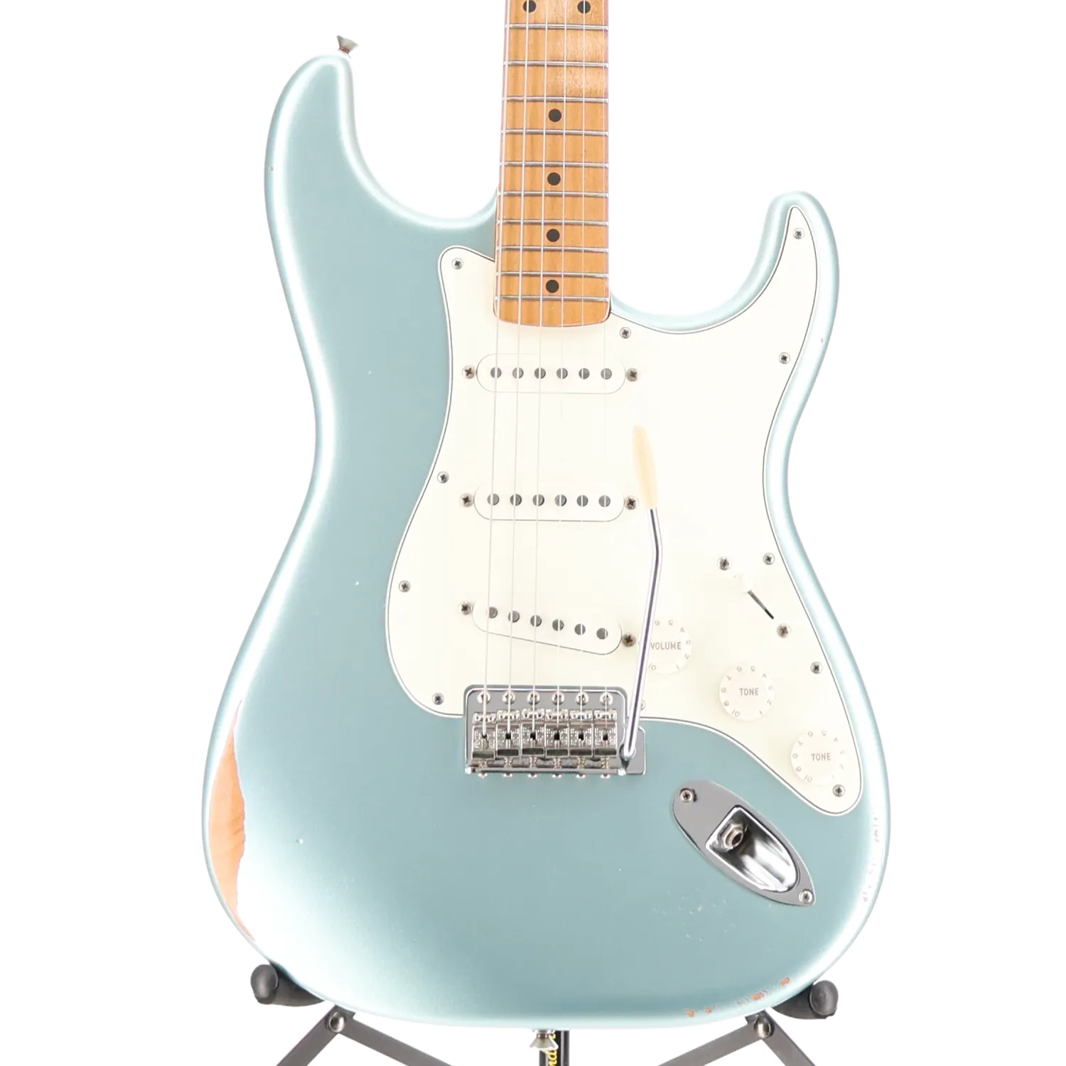 Vintera Road Worn Mischief Maker Stratocaster, Maple Fingerboard, Firemist Silver (OC4) (78968)